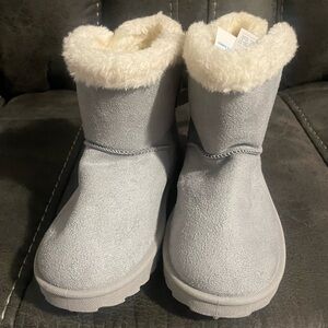 Primark Light Gray Kids Boots with Cream Lining